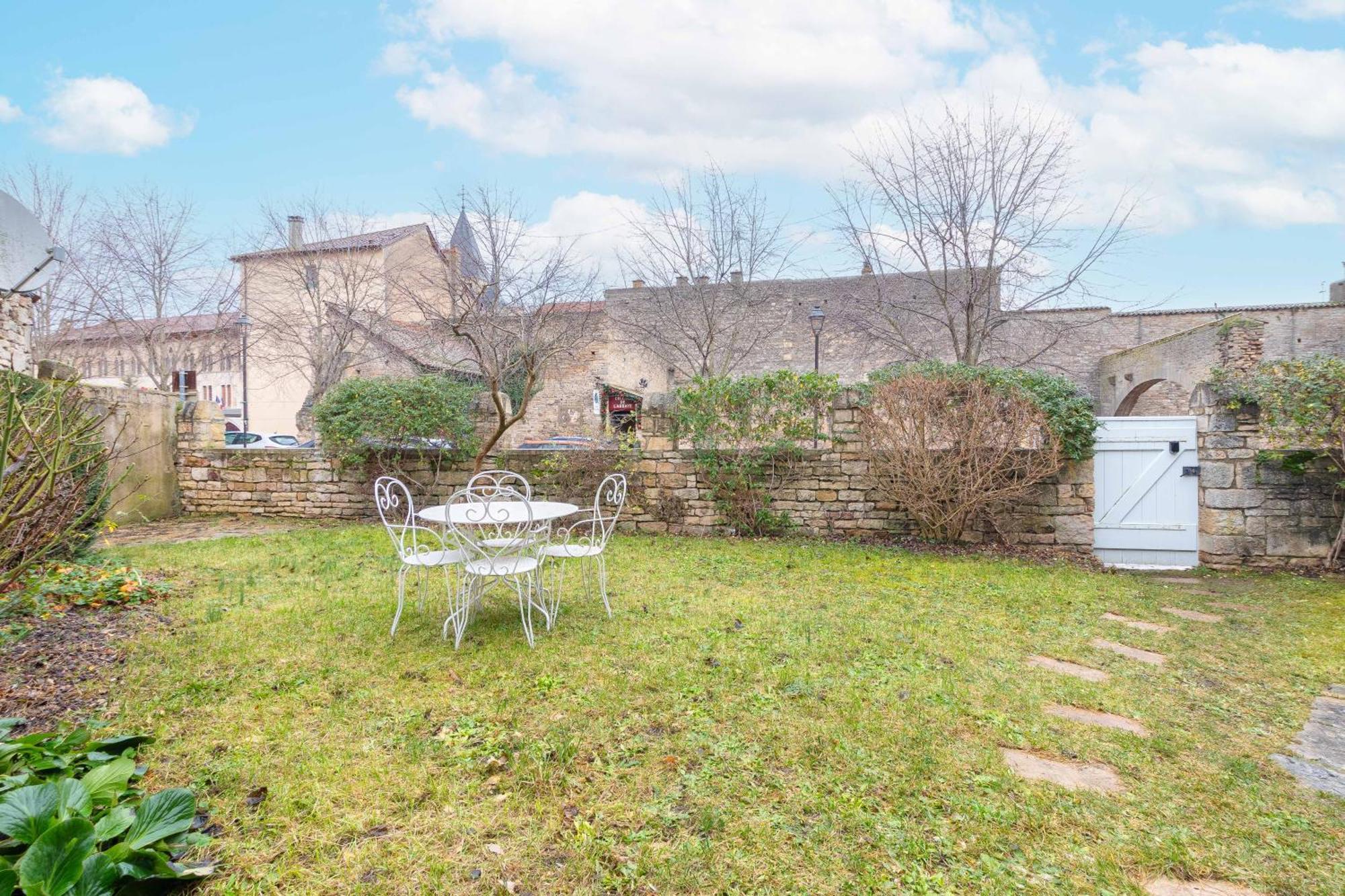 Cabana & La Place De L'Abbaye - Centre-Ville, Jardin Cluny Exteriör bild